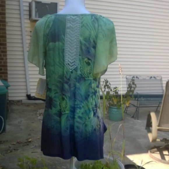 Top - Picture 4 of 6